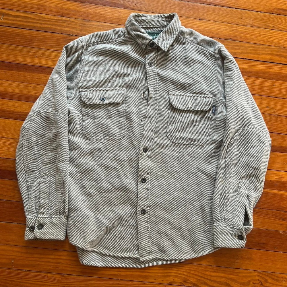 Woolrich Insulated Flannel Button up Shirt size M